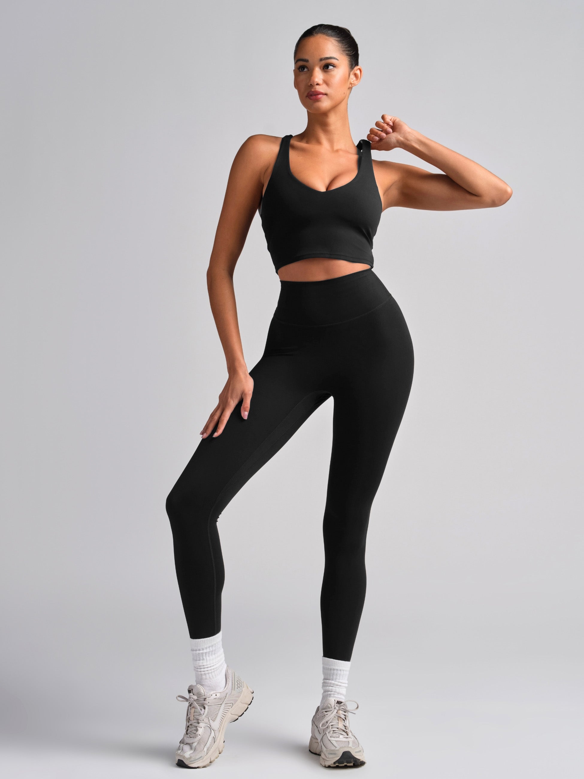 ComfrtCore™ V-Neck Crop Tank